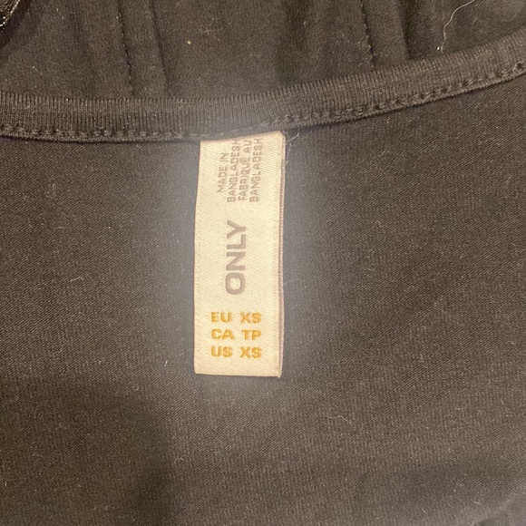 Crop top - Picture 3 of 3